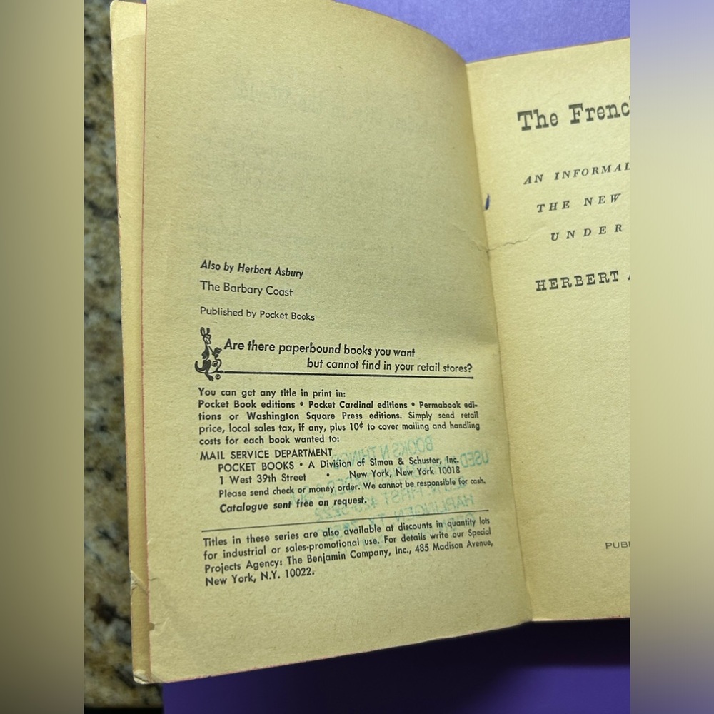 Book by Herbert Asbury
The French Quarter - An Informal History of New Orleans - Picture 8 of 10